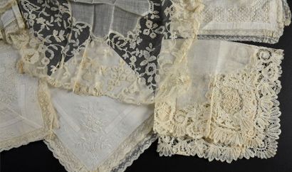 null Seven handkerchiefs made of lace and embroidered linen, late 19th century.
Two...