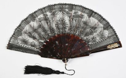 Rare folded fan, Chantilly, spindles, Bayeux,...