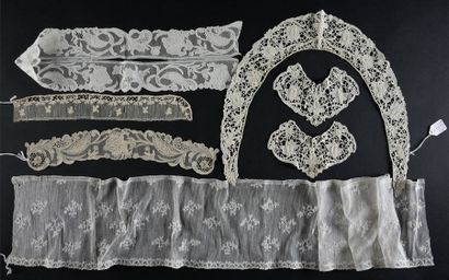 null Burano lace, needle, late 19th century
A collar and the two cuffs matching stylized...