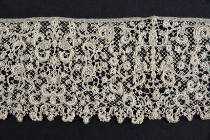 null Snow stitch, needle, Ireland... late 19th century.
Finely needleworked lace...