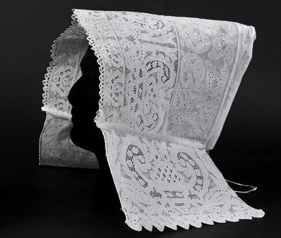 null Two lace headdresses, Holland, end of the 19th and beginning of the 20th century.
A...