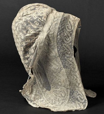 null Two lace headdresses, Holland, end of the 19th and beginning of the 20th century.
A...