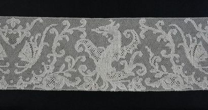 null Three borders with birds, spindles, Belgium, early 20th century.
In Point de...