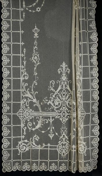 Very large lace blind, early 20th century.
In...