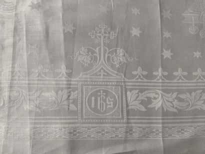 null Feature film for antependium, early 20th century.
In beautiful linen damask...