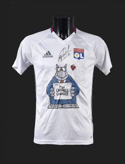 null Sergi Darder. Olympique Lyonnais training jersey worn for the warm-up of the...