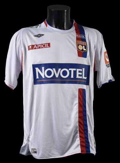 null Fred. Jersey n°11 of Olympique Lyonnais for the 2006-2007 season of the Ligue...