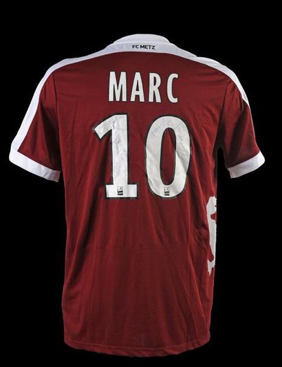null FC Metz jersey n°10 "Marc" offered to Marc Lavoine and signed by the artist...