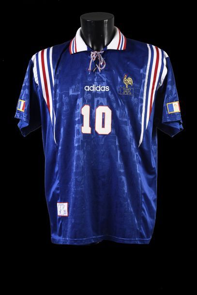 null Zinedine Zidane. Maillot n°10 de l'équipe de France pour la rencontre du Tournoi...