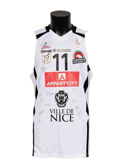null Jersey n°11 of the Cavigal Nice Basket 06 offered to Marc Lavoine in 2006 and...