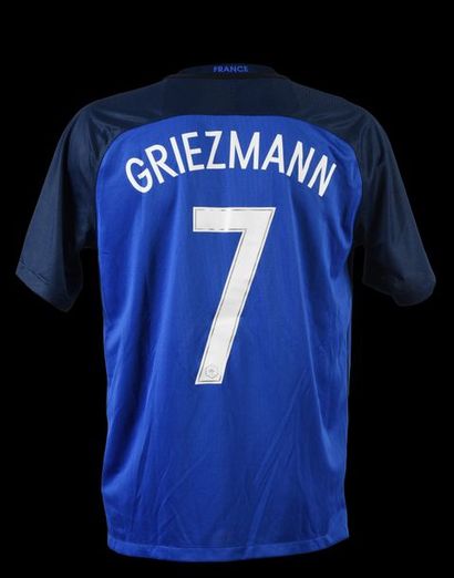 null Antoine Griezmann. France 2016 team jersey n°7 with the player's original signature...