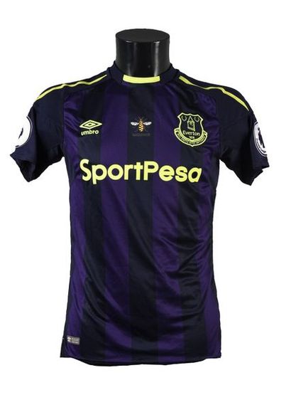 null Idrissa Gueye. (says Gana). Everton jersey n°17 worn during the 2107-2018 season...