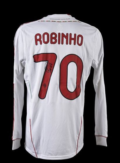 null Robinho. Maillot n°70 du Milan AC pour la Ligue des Champions 2011-2012. Signature...
