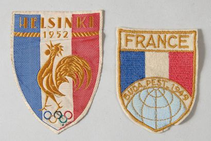 null Écussons des Jeux Olympiques d'Helsinki en 1952 et des Jeux Mondiaux Universitaires...