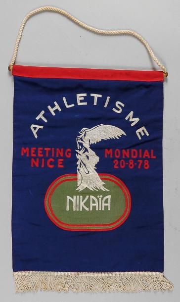 null Fanion officiel du Meeting Mondial de Nice. ??Nikaïa'' le 20 août 1978. Dim....
