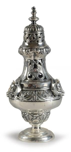 null Encensoir balustre, XIXe siècle, en métal réargenté, décor ajouré repoussé et...