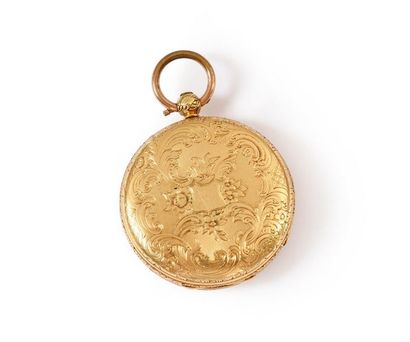 null POCKET WATCH.
In pink gold, with chiselled decoration of foliated scrolls.
Mechanism...