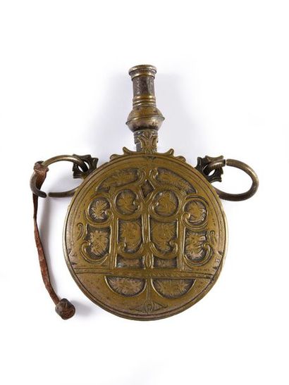 null POWDER KEG.
In bronze and silvered brass, round in shape, with chiselled and...