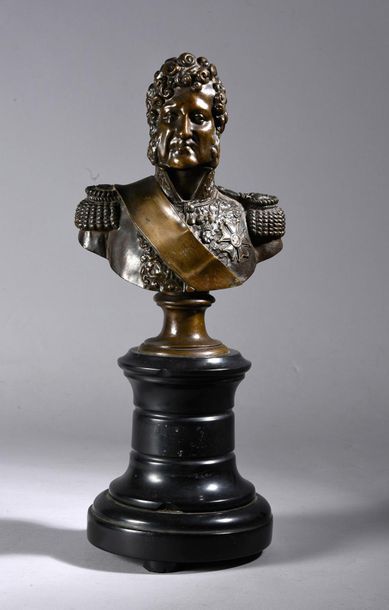 null LOUIS-PHILIPPE, King of the French (1773-1850).
Bronze bust with brown patina,...