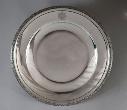 null SERVICE DE TABLE DE L'EMPEREUR NAPOLÉON III.
Assiette en métal argenté, de forme...