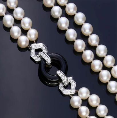 null Collier à double rangs de perles de culture (95mm), important fermoir en or...