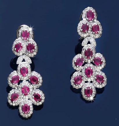 null Pair of 750°° white gold girandoles set with 10 oval rubies (total weight of...