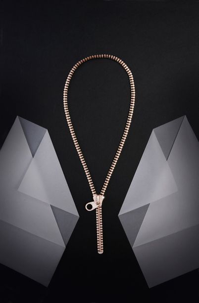 null Amusing necklace zipper in 750° pink gold, entirely paved with diamonds, the...