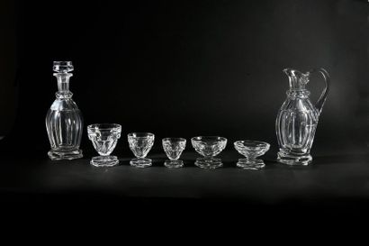 A Baccarat crystal serving set comprising:
-Twelve...