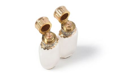 CARTIER Paris Rare flacon à parfum double en cristal de roche, monture en or 750°°....