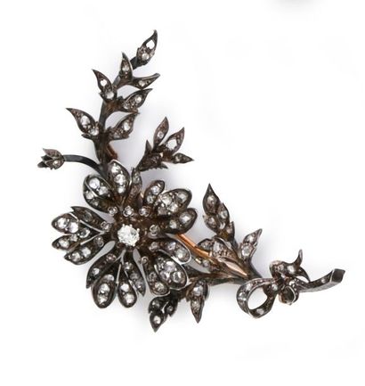 null Aspen brooch in 925e silver lined with 750° gold, stylizing a rose hip branch...