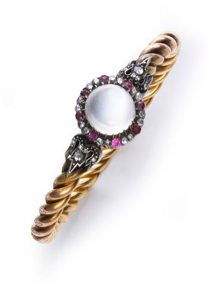 null Twisted 750°° gold opening rush bracelet, composed of a moonstone cabochon in...