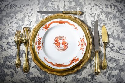 MEISSEN Partie de service en porcelaine à décor dit «aux dragons» comprenant 10 assiettes...