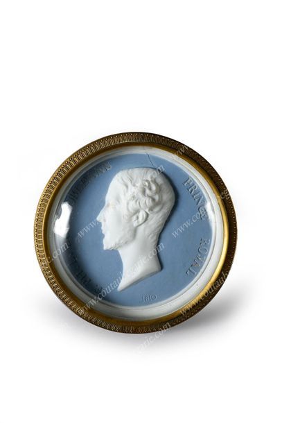 null FERDINAND-PHILIPPE, duc d'Orléans (1810-1842).
Médaillon rond en biscuit, représentant...