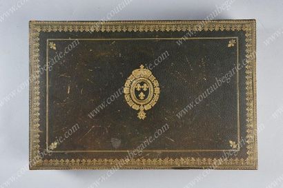 null BOX - BOÎTE À COURRIER.
Rectangular in shape, entirely leather-covered, hinged...