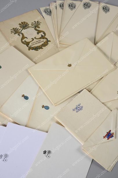Maison de France 
Ensemble de papier à lettres, de cartes de correspondance et d'enveloppes...