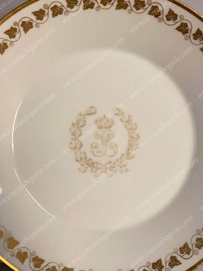 null *SERVICE DES PRINCES Large hard porcelain dish, decorated with the monogram...