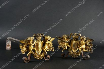null *PAIR OF GILT BRONZE DECORATIVE ELEMENTS. FROM THE FURNITURE OF THE DUC D'ORLÉANS.
Decorated...