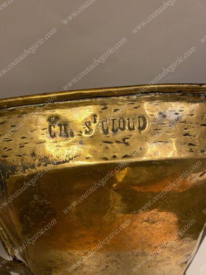 null * YELLOW COPPER FRYER. 
 From the kitchens of the Château de Saint-Cloud.
Brand...