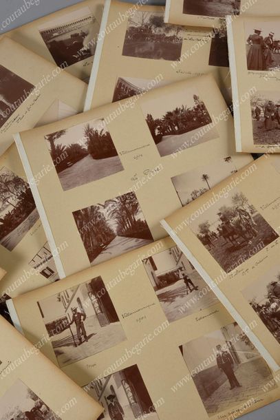 null ALBUM DE PHOTOGRAPHIES.
Composé de 12 planches cartonnées contenant 48 photographies...