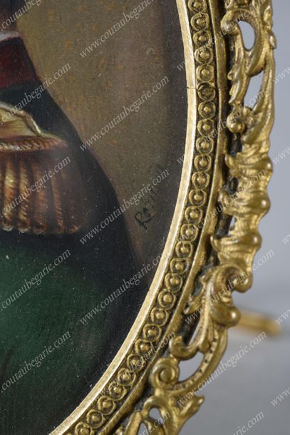 ÉCOLE FRANÇAISE 
Portrait de l'empereur Napoléon Ier.
Miniature sur ivoire?, signée...