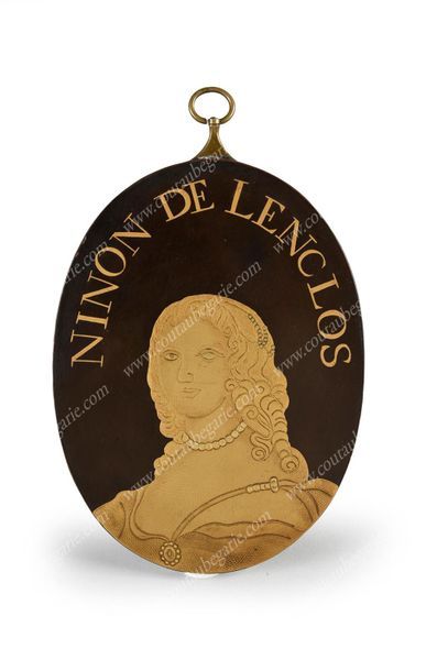 null MEDALLION IN LACQUERED COPPER FROM JAPAN. 
 Oval in shape, with gold decoration...