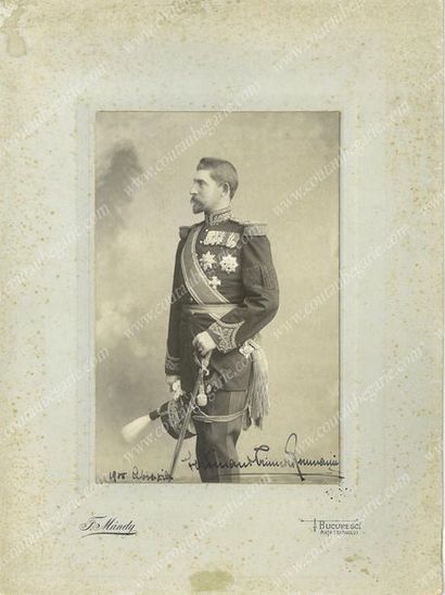 FERDINAND, roi de Roumanie (1865-1927) 
Portrait photographique signé F. Mandy à...