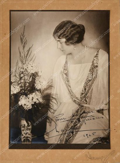 MARIE, reine de Yougoslavie, née princesse de Roumanie (1865-1927) 
Portrait photographique...