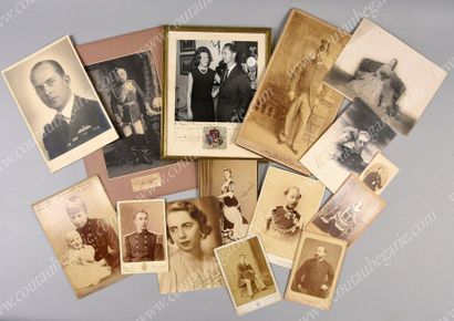FAMILLES ROYALES ÉTRANGÈRES 
Set of old photographic portraits depicting: Queen Elisabeth...
