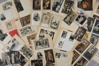 FAMILLES ROYALES ÉTRANGÈRES 
Set of 140 old Félix Potin postcards and photos, representing...