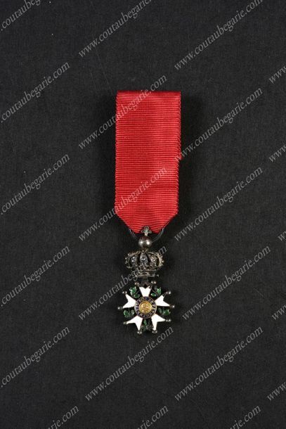 null ORDER OF THE LEGION OF HONOUR - FRANCE.
Miniature insignia of a knight of the...