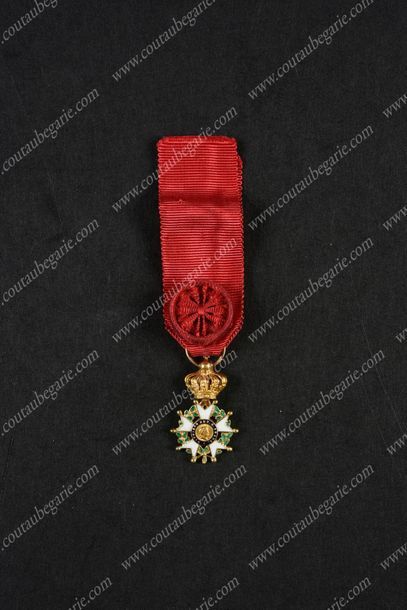 null ORDER OF LEGION OF HONOUR - FRANCE.
Miniature badge of an officer, Second Empire.
Gold,...