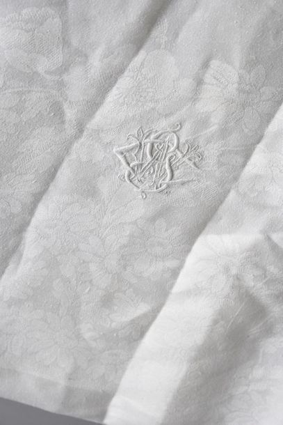 null Table service with poppies, tablecloth and nineteen cotton damask napkins, circa...