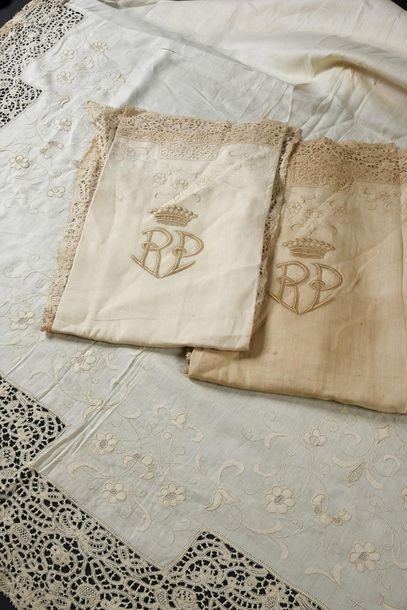 null Embroidered bed linen set, with the number PB under a count's crown, circa 1938,...