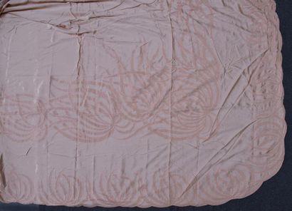 null Embroidered bed linen set, with the number PB under a count's crown circa 1938,...